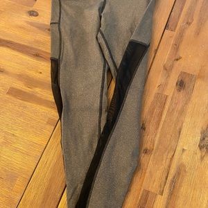 Salty Honey legging Hunter green and black mesh